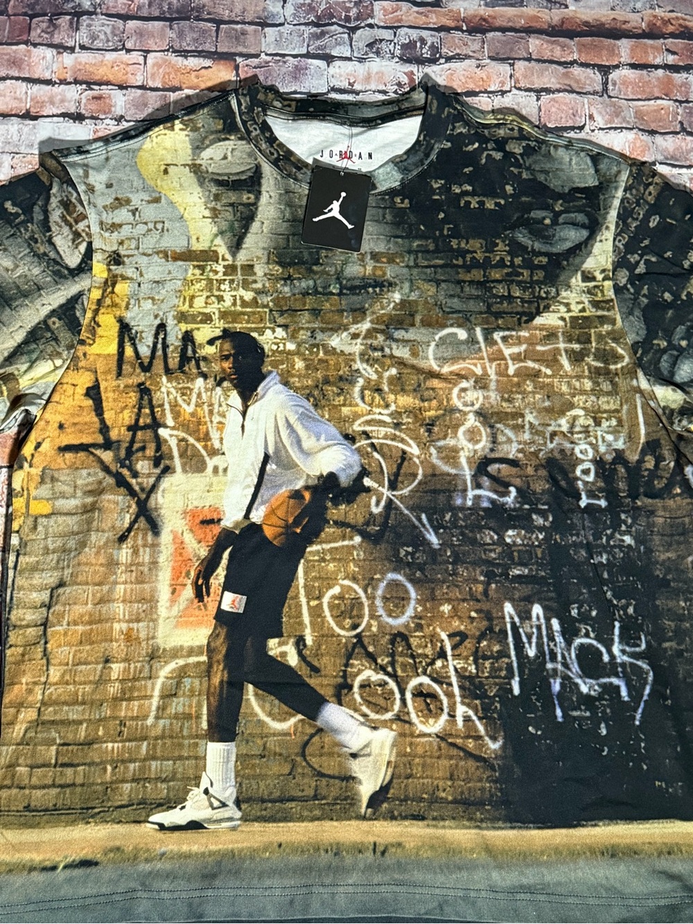Nike air Jordan shirt - Picture 2 of 3